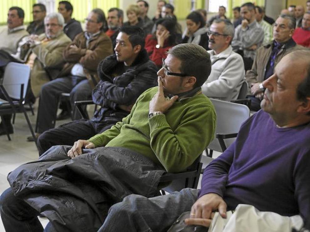 Imagen de la asamblea de trabajadores de Pipelife Hispania, ayer en la sede de UGT Aragón en Zaragoza.