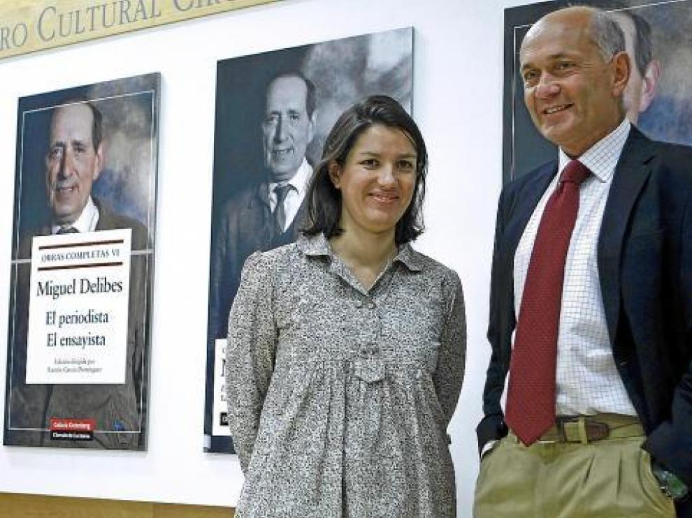 Juan y Elisa Delibes, en la presentación ayer del volumen que cierra las obras completas de su padre.