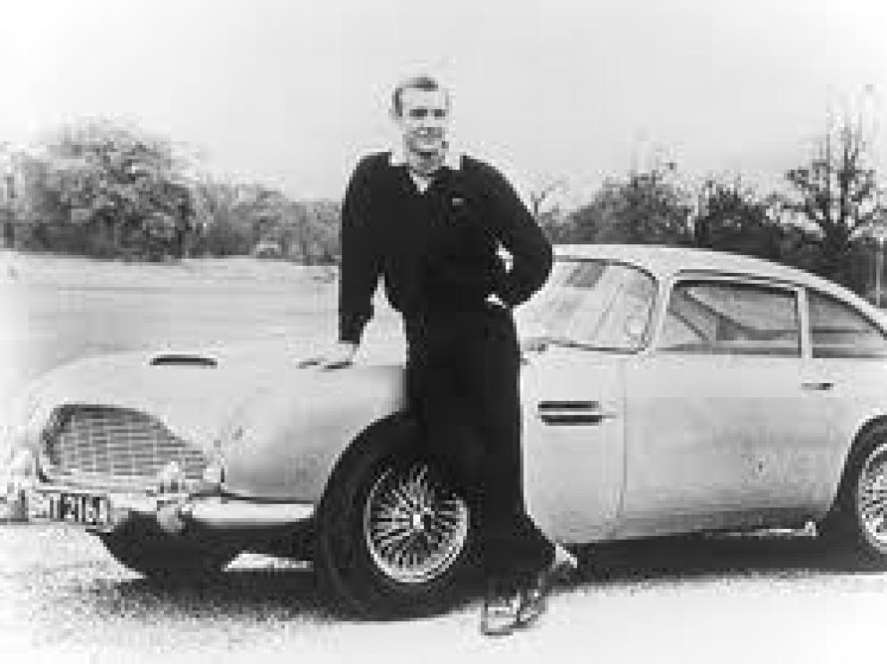 Connery, con el Aston Martin DB5