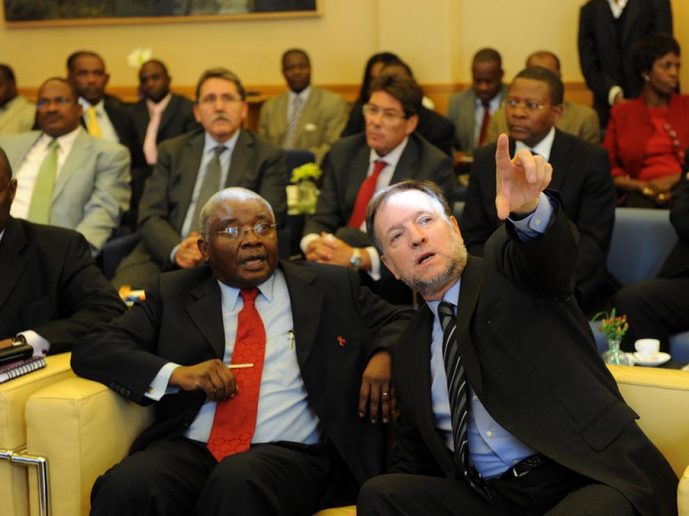 El presidente mozambiqueño junto a Marcelino Iglesias