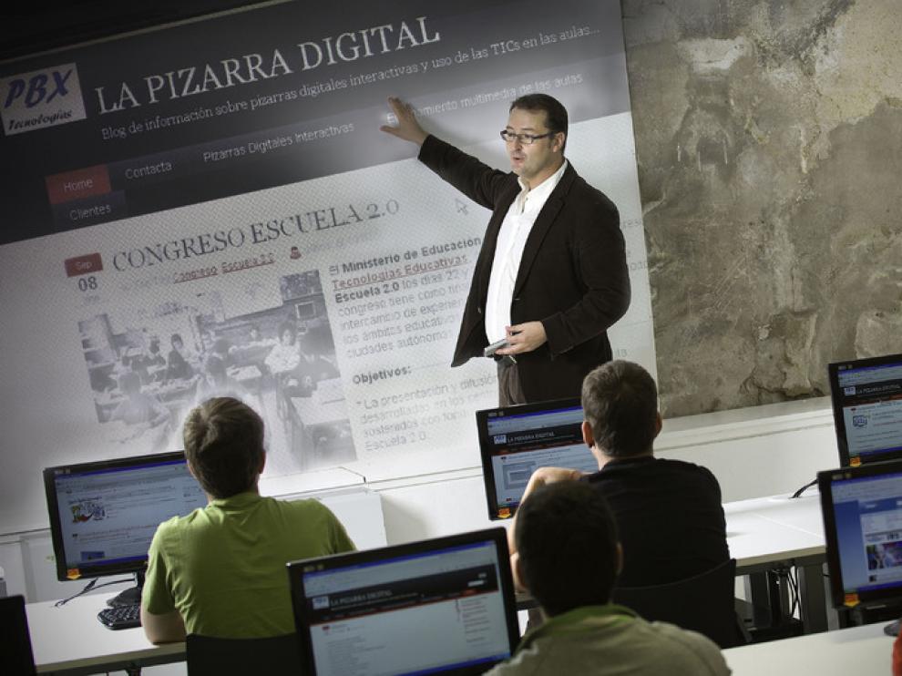PBX Tecnologías asesora y participa en la formación del profesorado que trabaja con pizarras digitales
