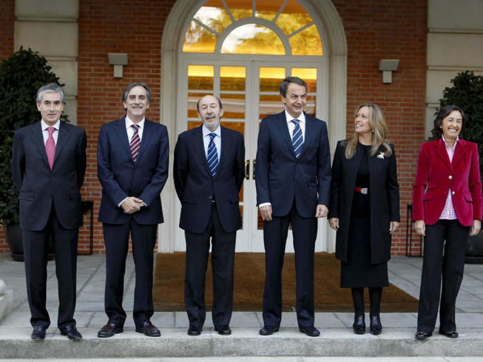 Zapatero, con los nuevos ministros de su Ejecutivo