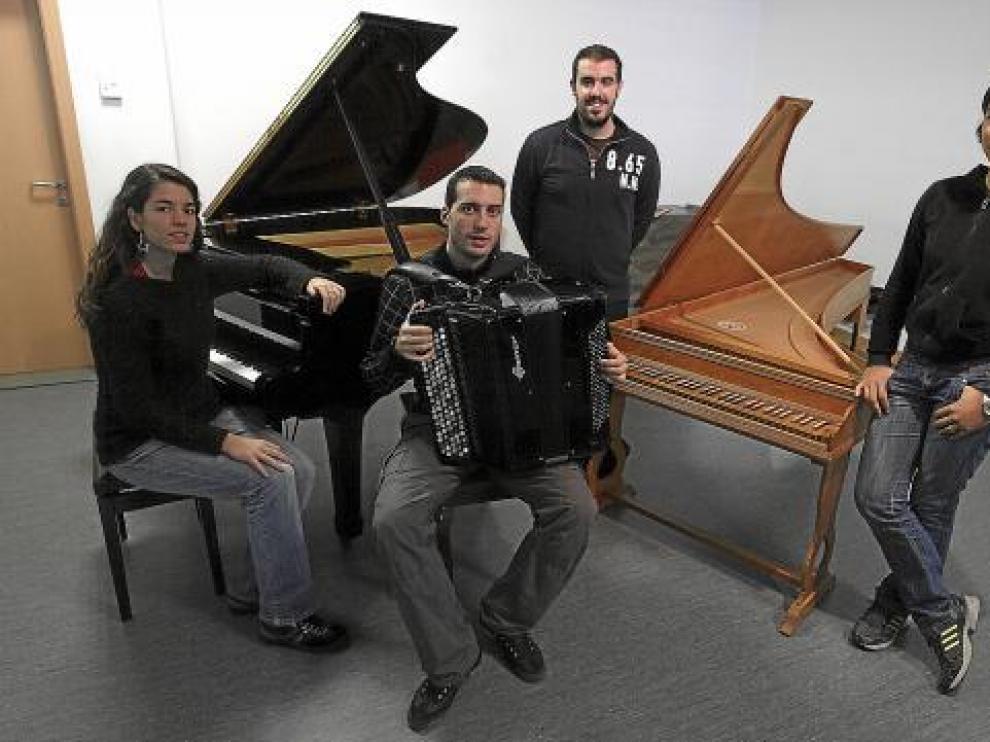 La pianista Mireia Frutos, el acordeonista Daniel Pérez y los clavecinistas Gorka Gómez y Sara Johnson.