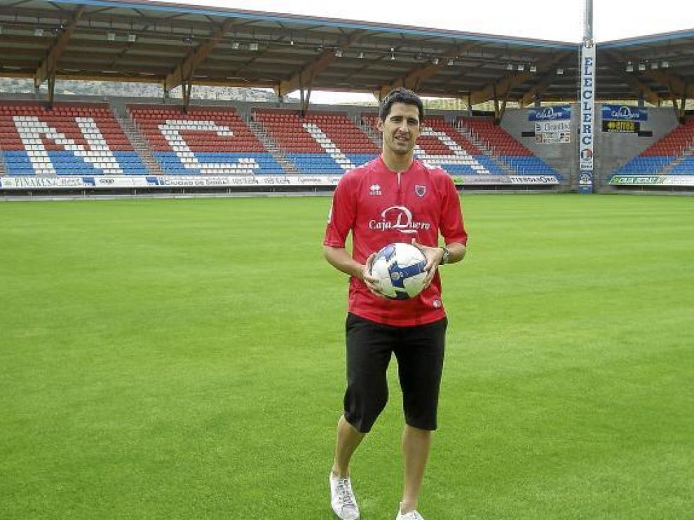 Eduardo Navarro, en el estadio de Los Pajaritos de Soria.