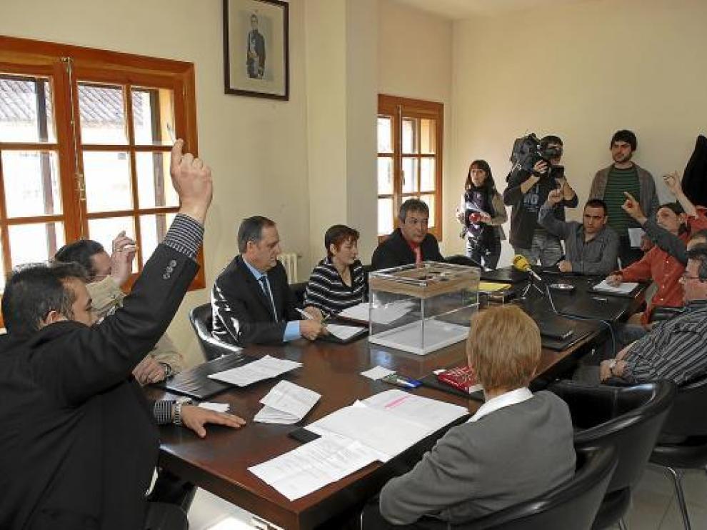 El Ayuntamiento de Escucha reclama a nueve ediles que devuelvan el sueldo que se pusieron