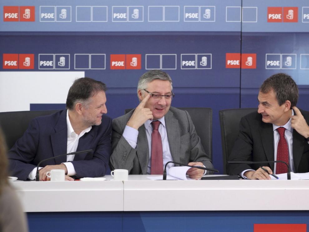 Marcelino Iglesias junto a José Blanco y Rodríguez Zapatero.