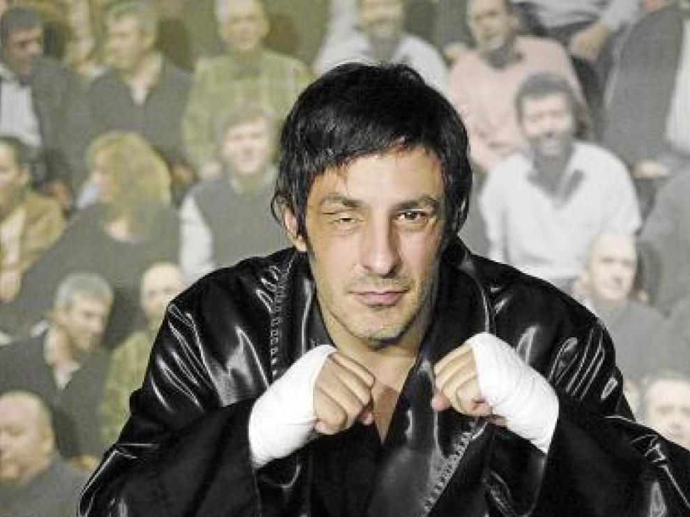 Roberto Álamo, caracterizado como 'Urtain'.