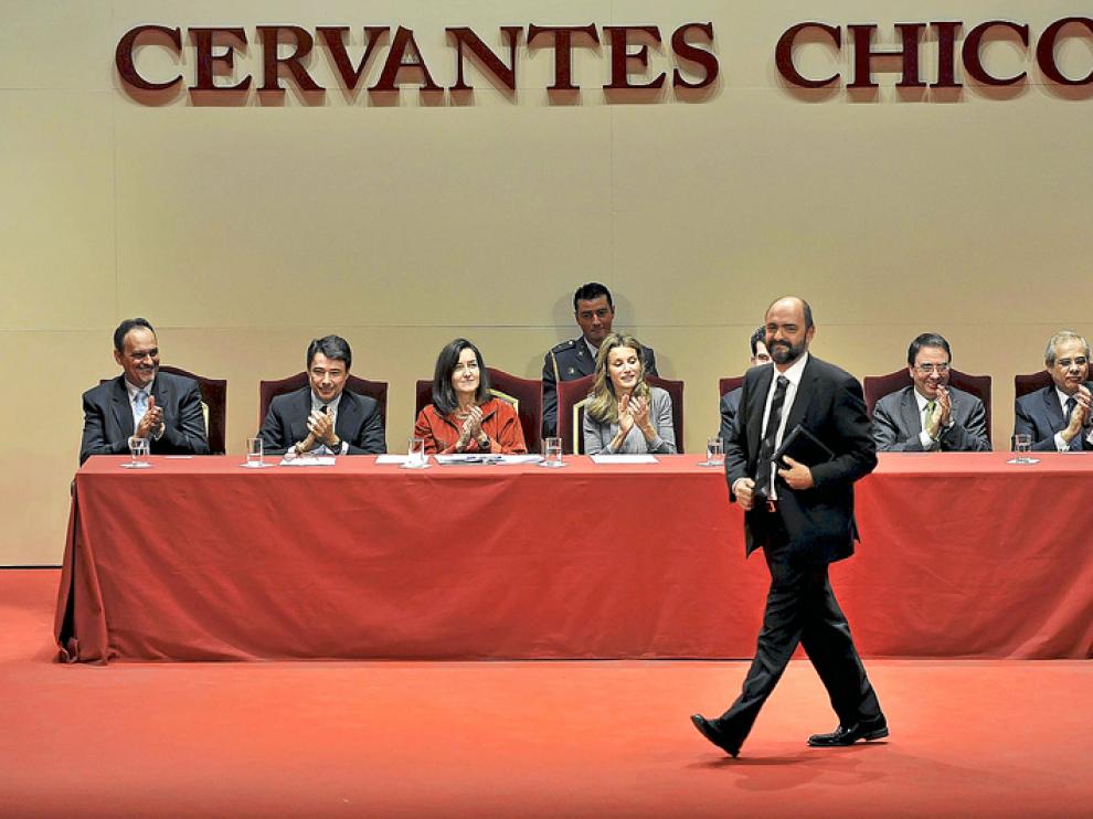 Lalana con el Cervantes Chico, ante la princesa Letizia y la ministra González Sinde.