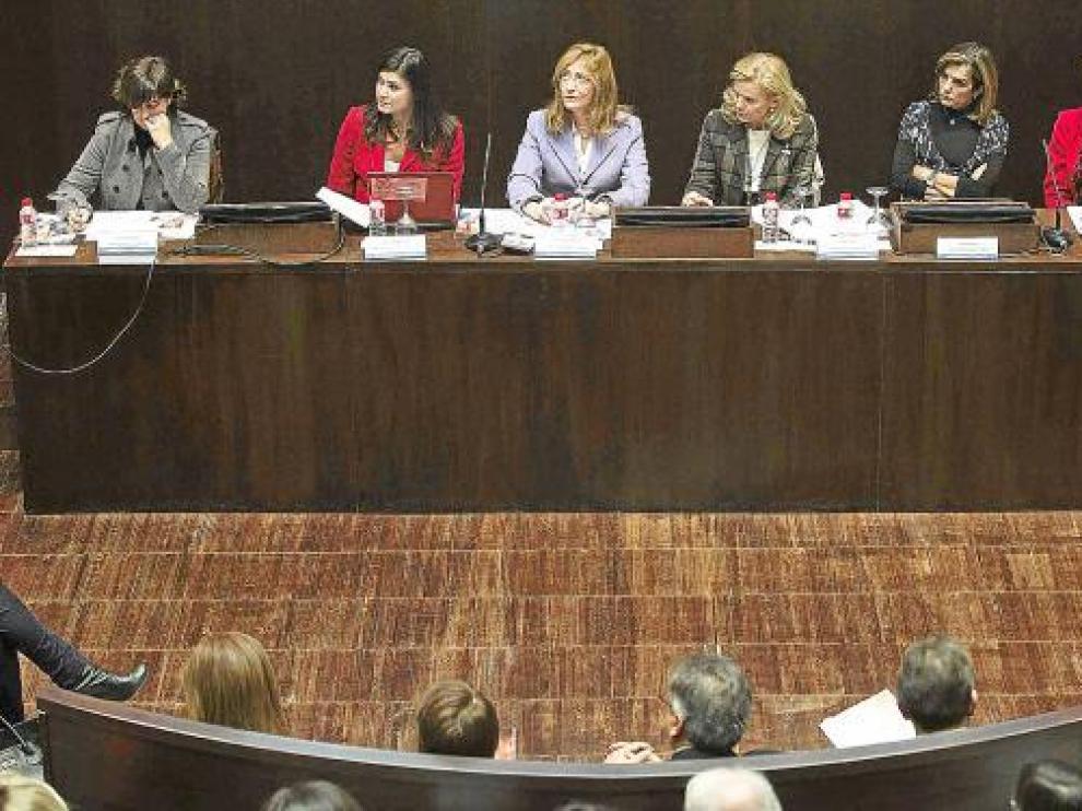 Cani Fernández, Teresa Azcona, Encarna Samitier, Isabel Estapé, Ana Muñoz y Krista Walochik.
