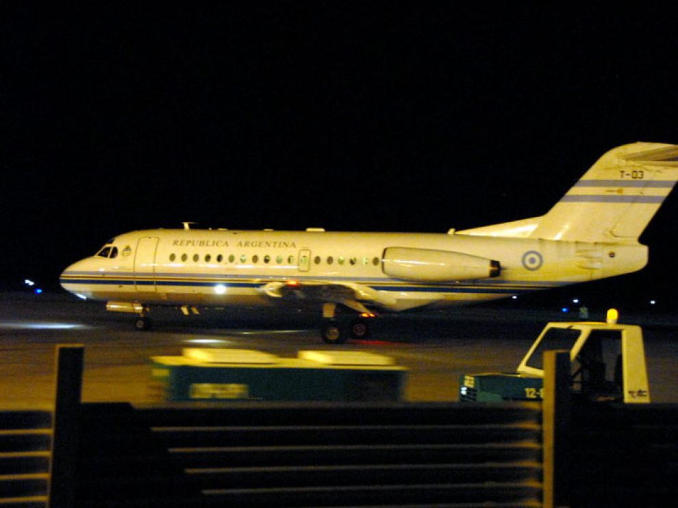 El avión presidencial Tango 04, en el aeropuerto de El Calafete, trasladando los restos de Nestor Kirchner a Buenos Aires