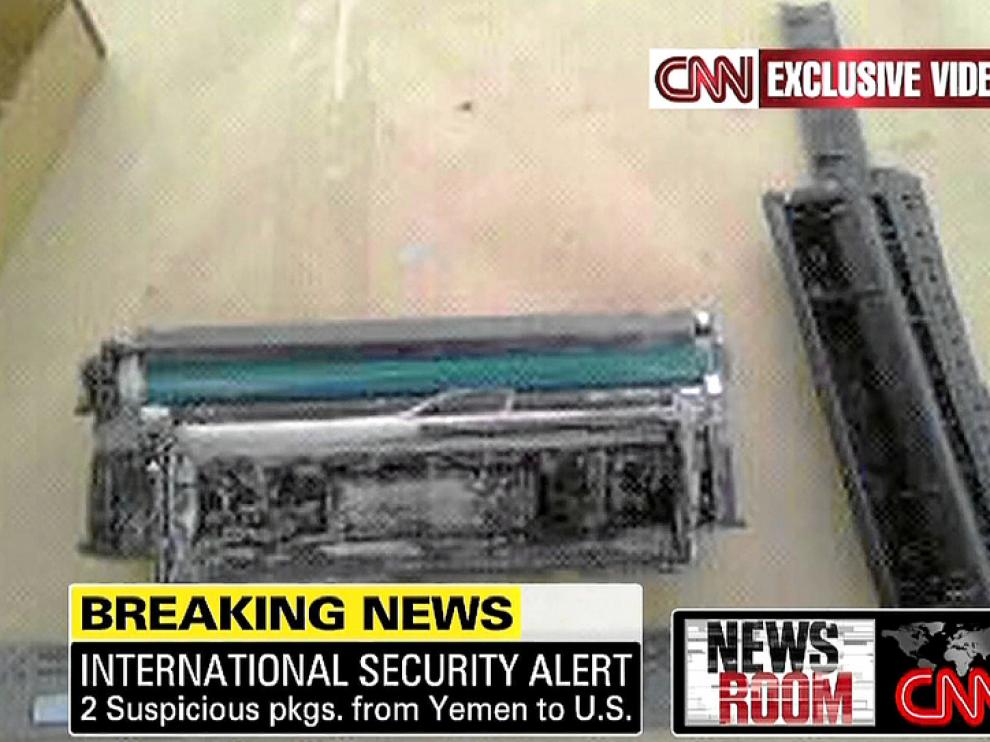 La CNN mostró imágenes de un explosivo interceptado en un tóner de impresora