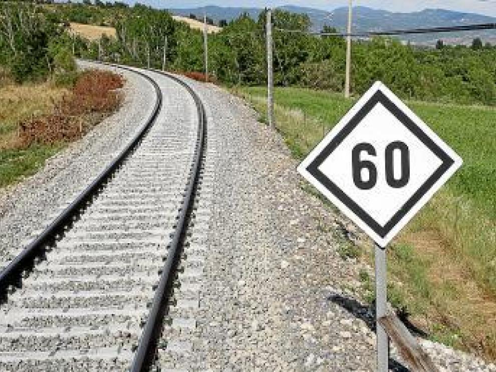 Una de las limitaciones en el tramo renovado del Canfranc.