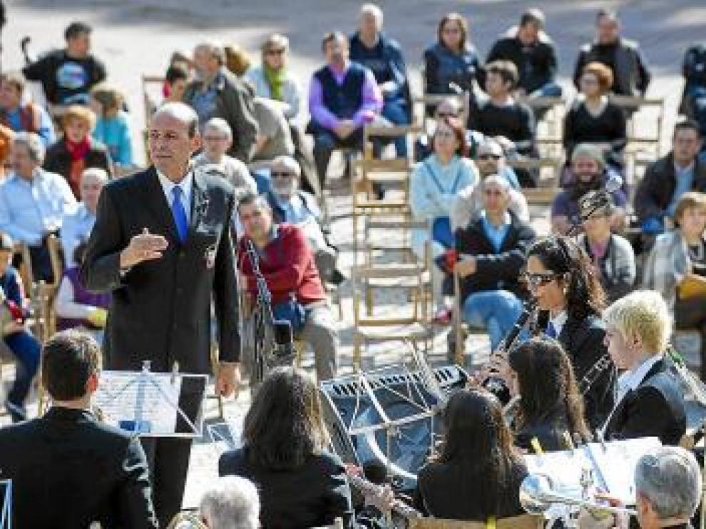 La unión musical de la Almozara abrió el acto.