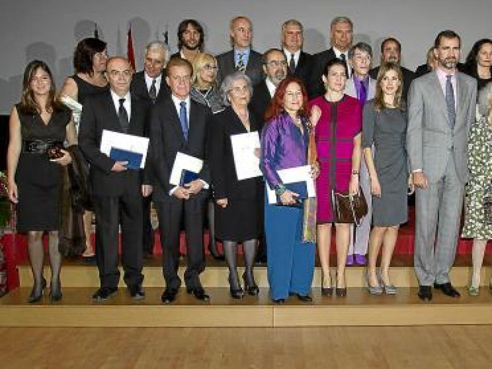 Los galardonados posaron junto a los Príncipes de Asturias y la ministra de Cultura, tras la ceremonia.