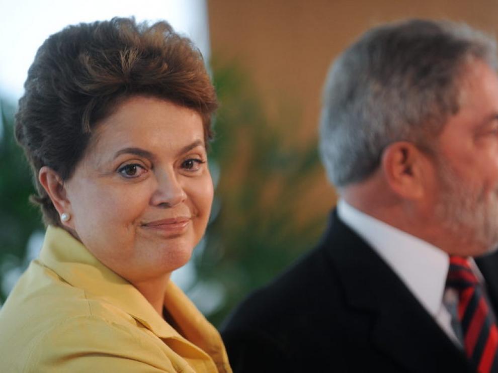 El presidente brasileño, Lula da Silva, junto a su sucesora, Dilma Rousseff.