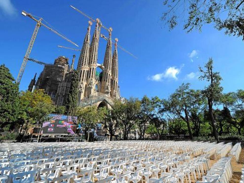 Se espera que 36.000 personas sigan la ceremonia desde el exterior de la Sagrada Familia.