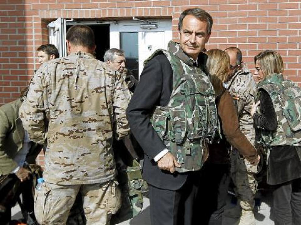 Zapatero, junto a Chacón, en su reciente visita a Afganistán