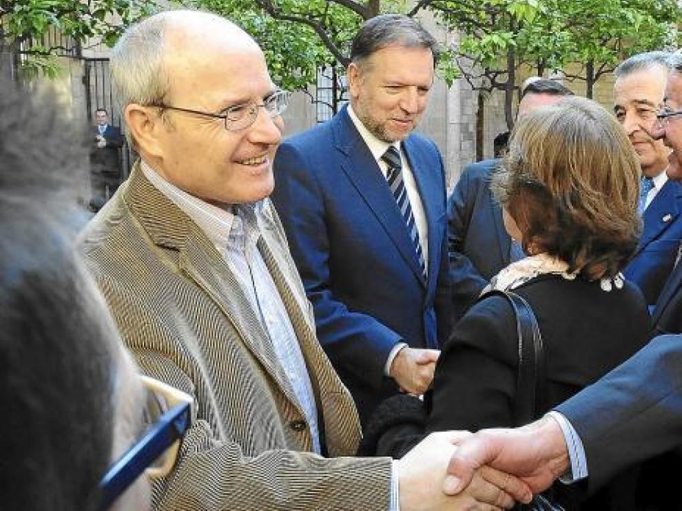 Montilla e Iglesias saludan a los representantes de casas y centros aragoneses en Cataluña.