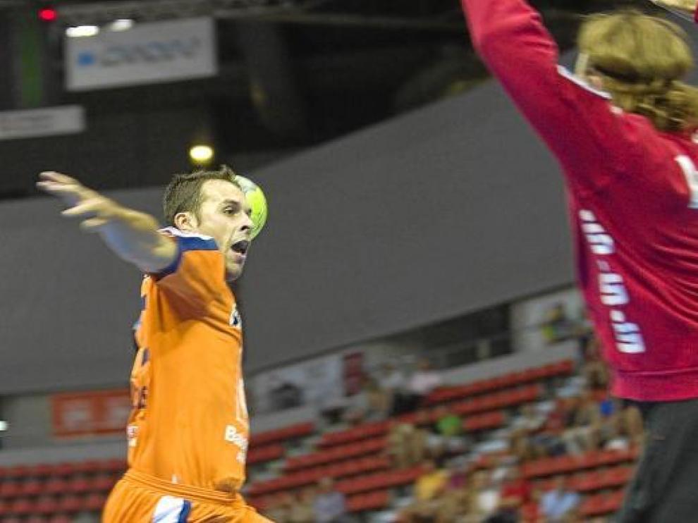 El CAI Aragón desperdició una ventaja de nueve goles en Torrevieja.