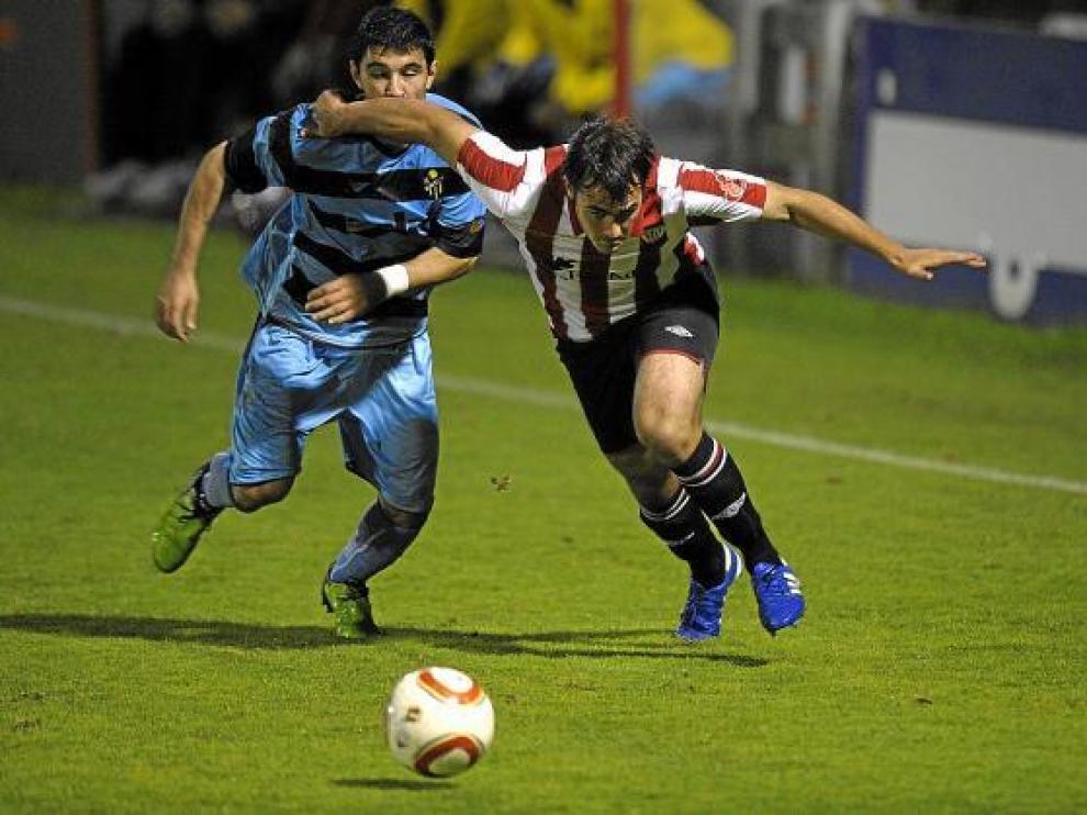 Imagen del partido celebrado ayer en Lezama entre el Athletic y La Muela.