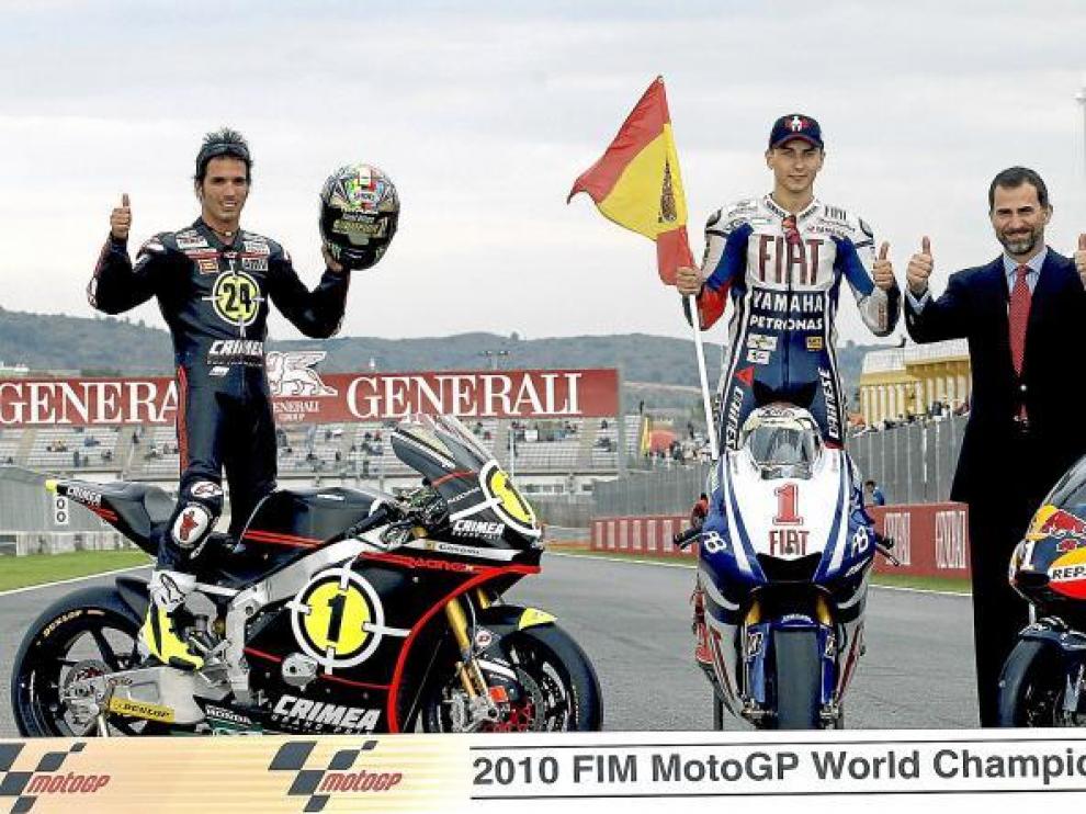 Toni Elías, Jorge Lorenzo y Marc Márquez celebran junto al Príncipe Felipe la consecución de sus títulos mundiales en las categorías de Moto 2, Moto GP y 125 cc.