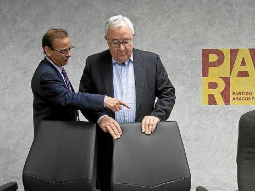 Sanmiguel indica a Biel dónde debe sentarse en el comité intercomarcal de ayer