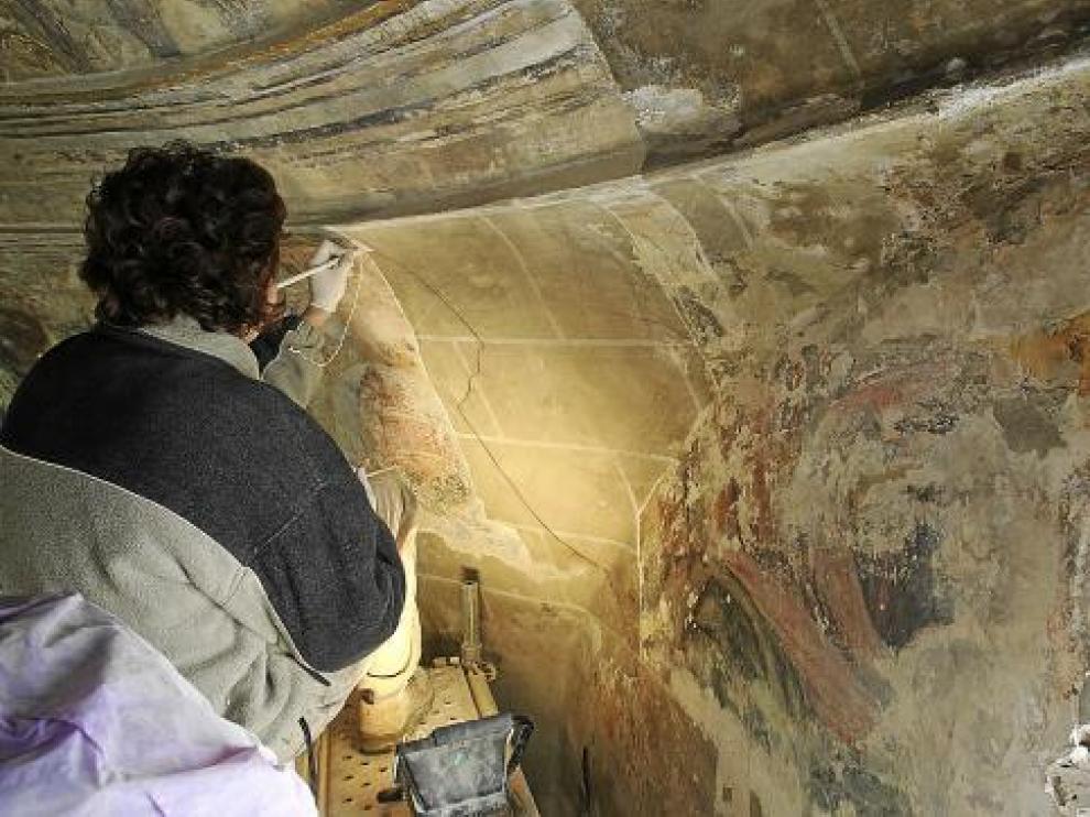 Las pinturas estaban cubiertas por una capa pictórica que imitaba el despiece de las piedras.