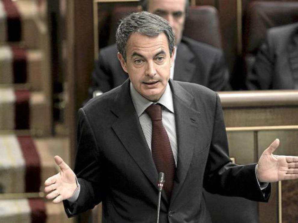 El presidente del Gobierno, José Luis Rodríguez Zapatero, ayer en la sesión de control.