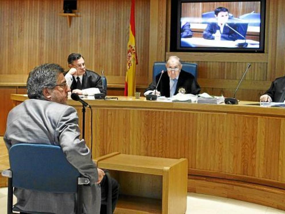 El presidente del PSE, Jesús Eguiguren, ayer durante su declaración como testigo.