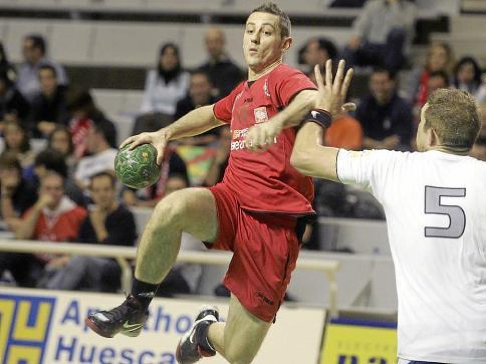 Álex Álvarez, en la imagen en el último partido que disputó en el Palacio, firmó ayer 12 tantos.
