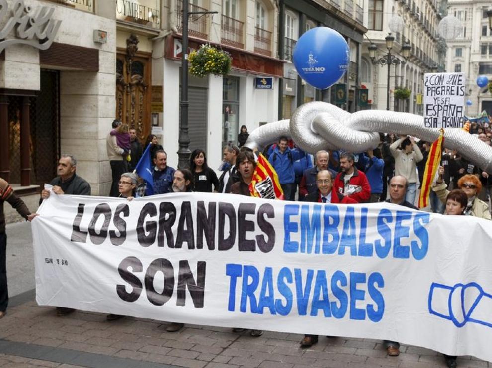 Manifestación en Zaragoza contra el recrecimiento de Yesa