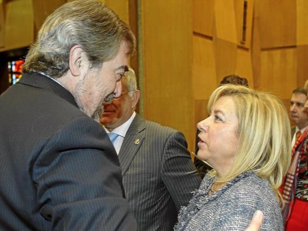 Dolores Serrat, junto a Juan Alberto Belloch