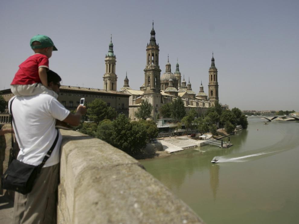 El puente es un excepcional mirador de la ciudad.