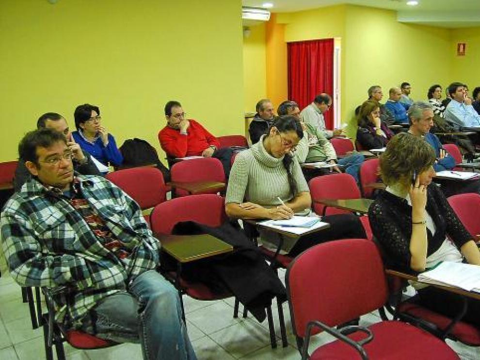 Algunos de los asistentes a la reunión celebrada ayer en Monzón.