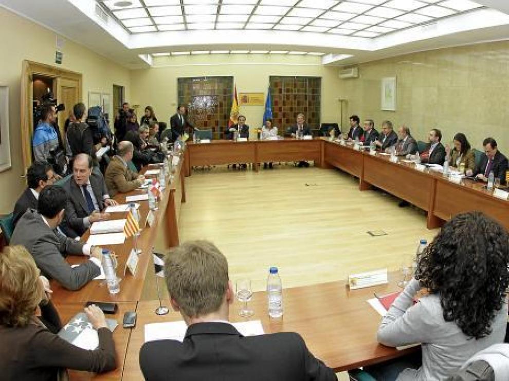 Valeriano Gómez se reunió ayer con representantes de las comunidades autónomas.