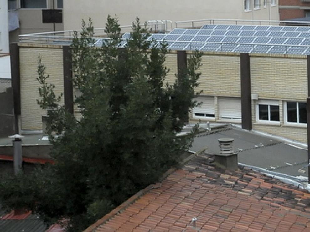 Placas solares fotovoltaicas en el colegio Cándido Domingo