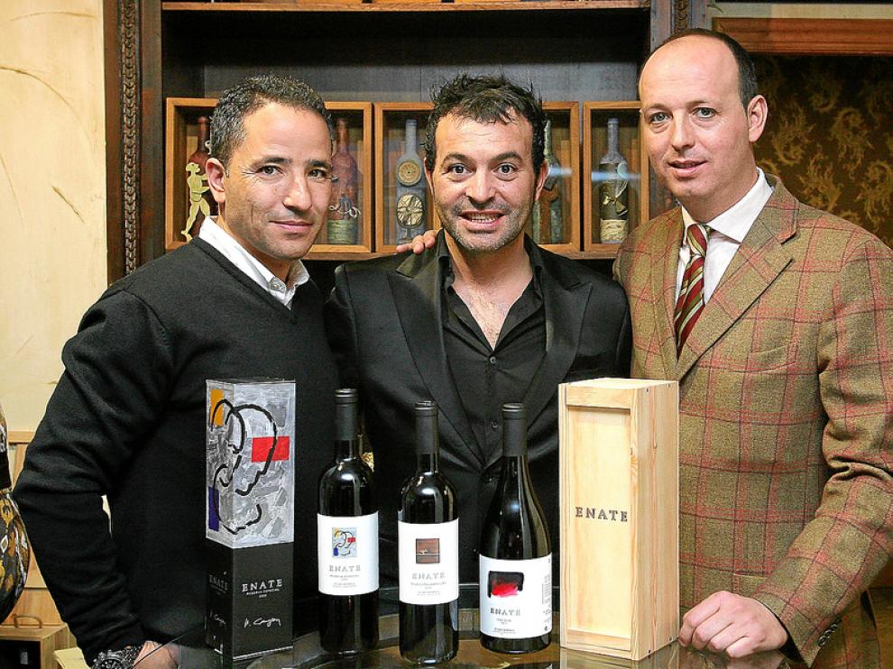 Vicente García Plaza, José Antonio Ros y Óscar Valenzuela, con los nuevos vinos.