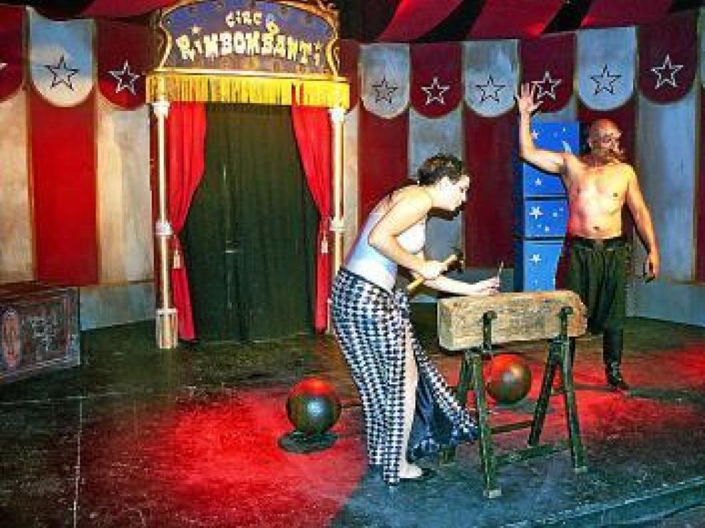 El 'Circo Rimbombanti' de Firewalk Theatre.