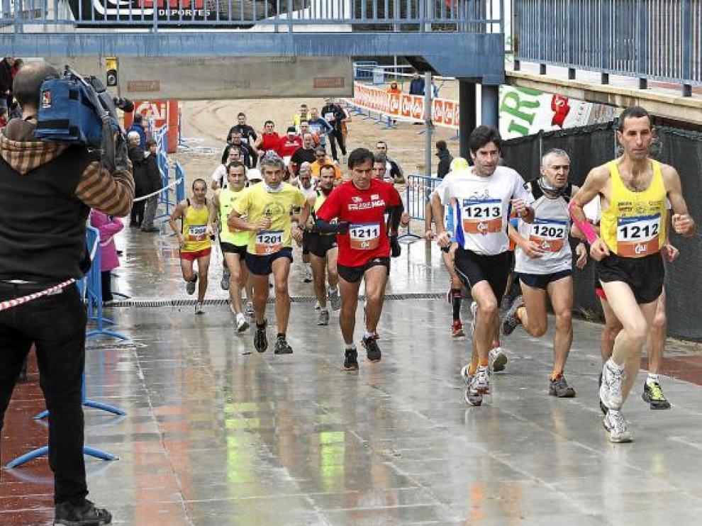 La salida en una de las pruebas del Cross Stadium Venecia.