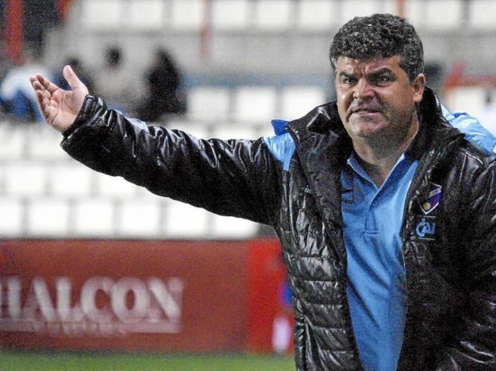 Onésimo, con gesto de preocupación en el partido del pasado sábado disputado en el Nou Estadi de Tarragona.