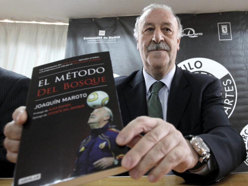 El técnico presenta el libro 'El método Del Bosque'.