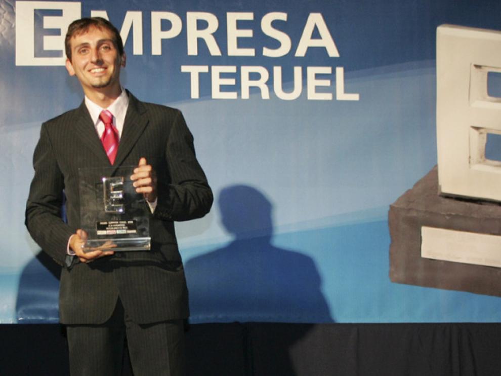Raúl Igual, en foto de archivo cuando recibió uno de los premios Empresa Teruel