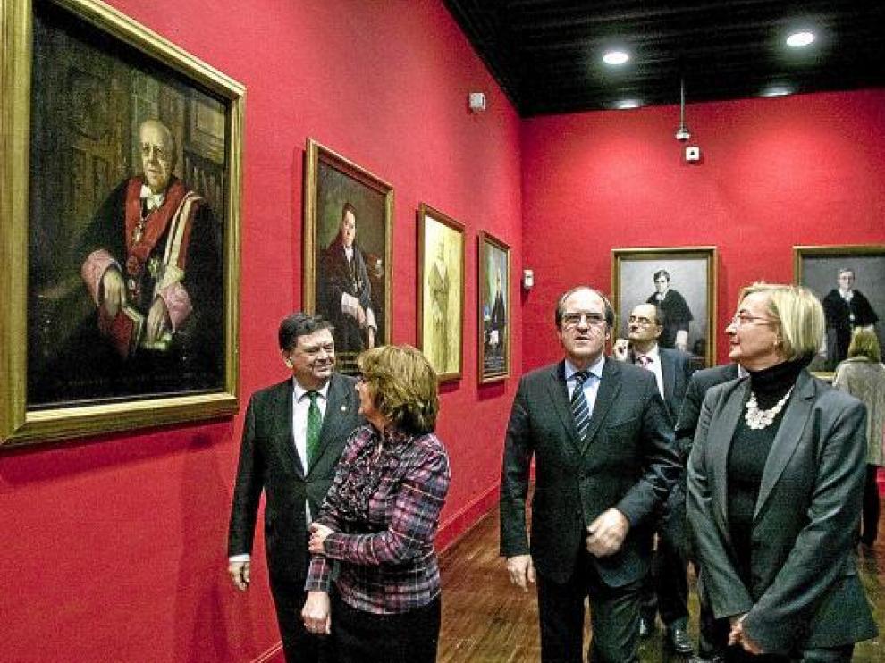 El rector, la consejera de Educación, el ministro y la consejera de Presidencia, ayer en el Paraninfo.
