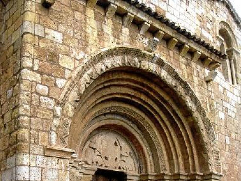 Portada de la iglesia de San Miguel de Daroca.