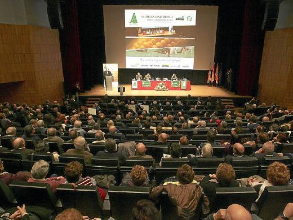 La organización agraria logró reunir a un millar de participantes en su asamblea.
