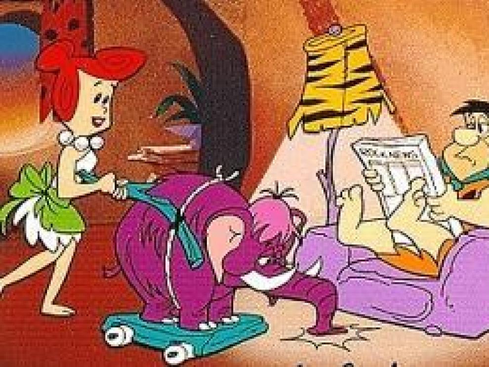 Vilma pasa la 'mamut aspiradora' por la casa.