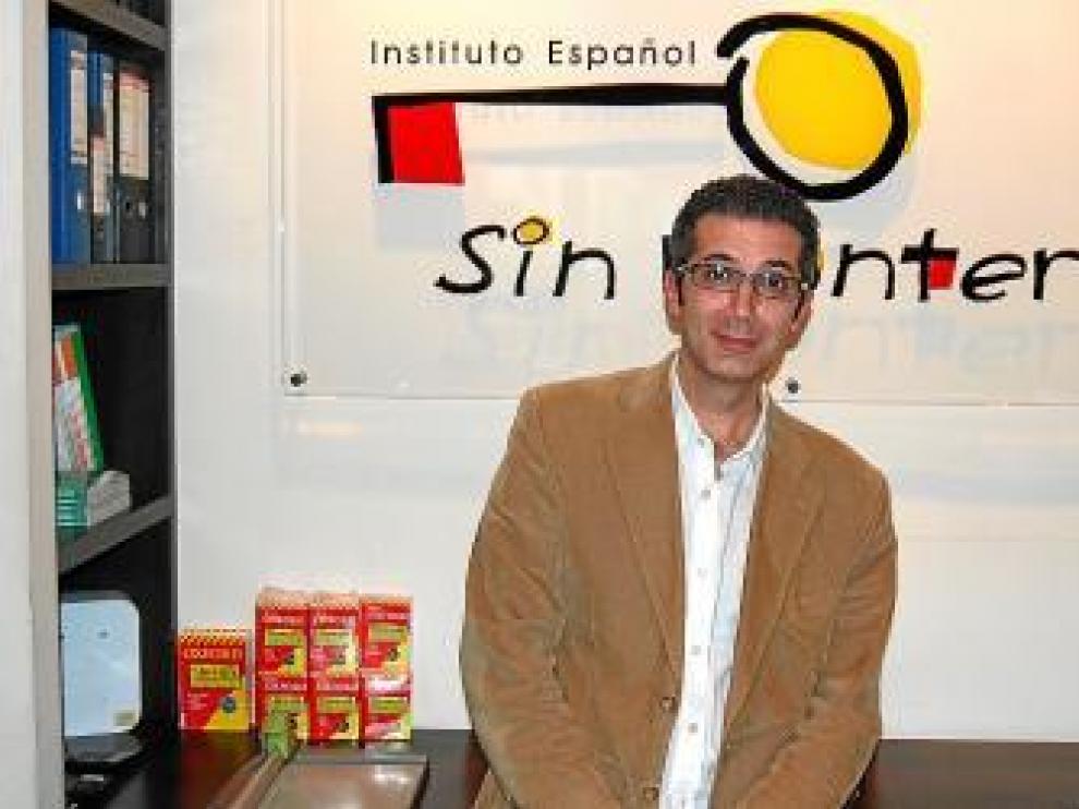 José Gómez, en una de sus academias donde se enseña español.