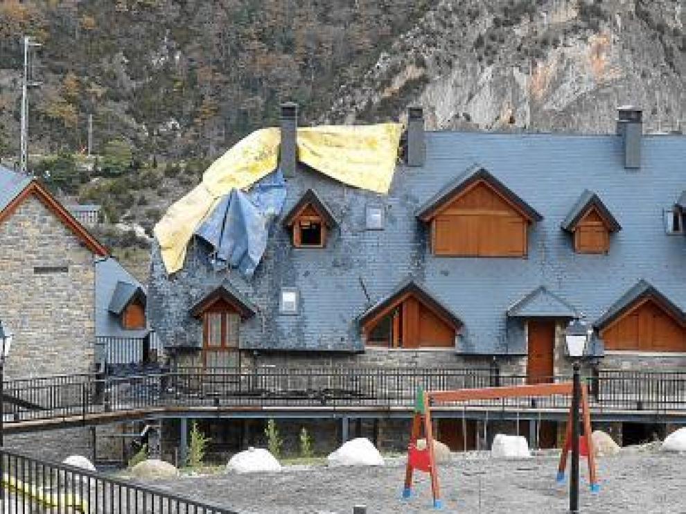El tejado de la vivienda quedó totalmente al descubierto.