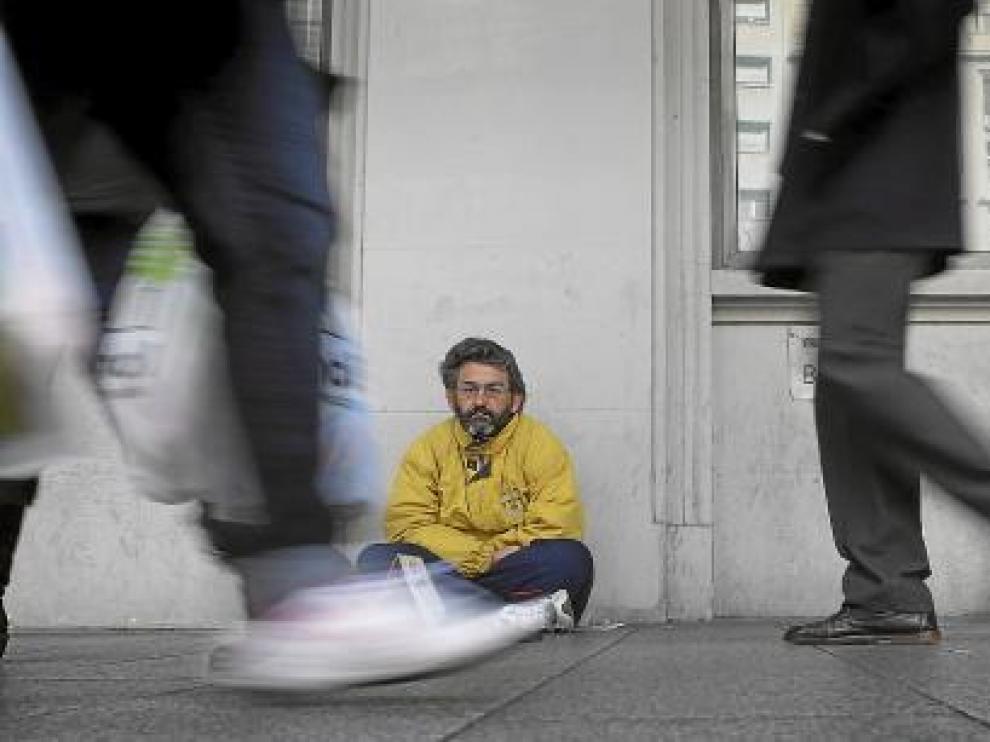 Jesús Torres, en el sitio del paseo de la Independencia donde se sienta todos los días.