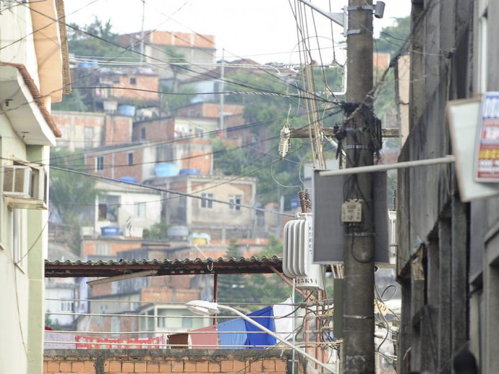 Policías en la favela